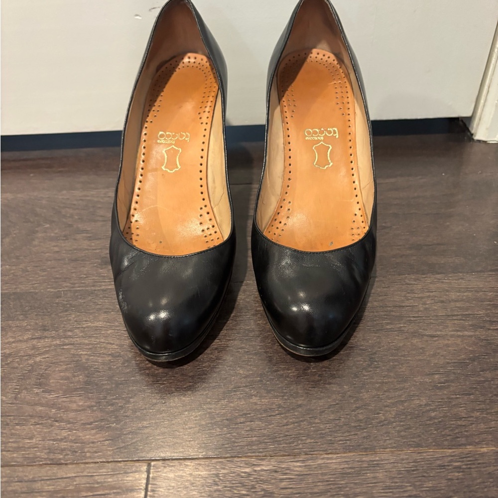 Christian Louboutin Black leather pumps (size 39/9)
